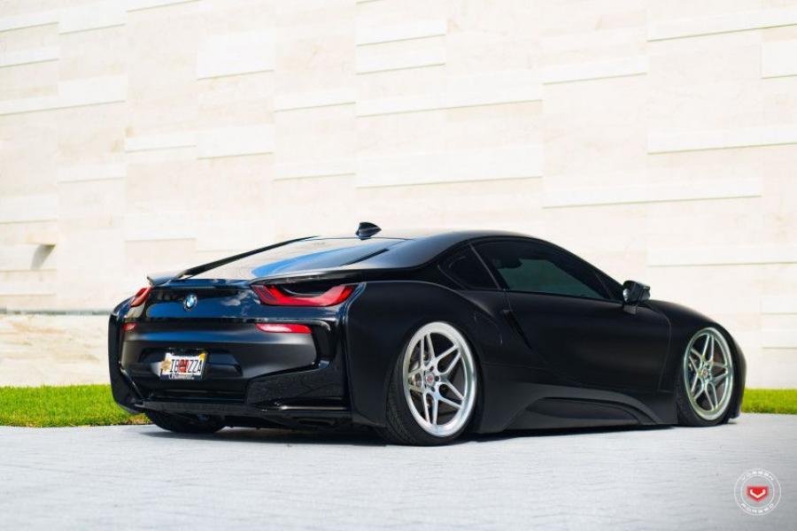  BMW i8 on Vossen Wheels (LC-104) 2016 года  (фото 17 из 39)